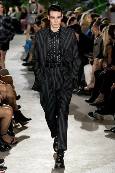 Look 23